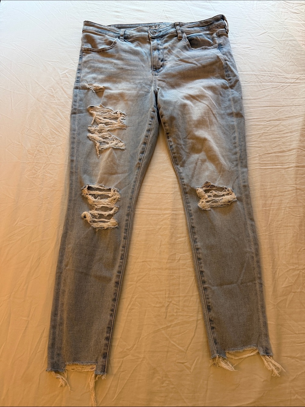 American Eagle Distressed Light Wash Skinny Jeans Size 14 Regular